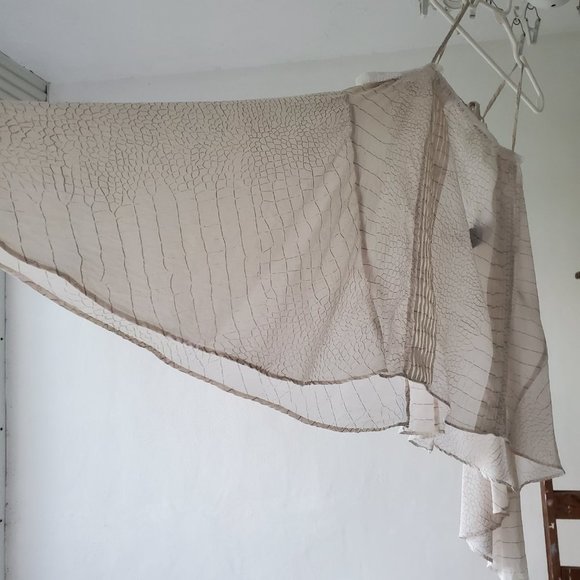 BEBE Silk Camisole Drapey Trapeze Style Embroidered Trim Blouse Ivory Size S/P - Picture 8 of 13